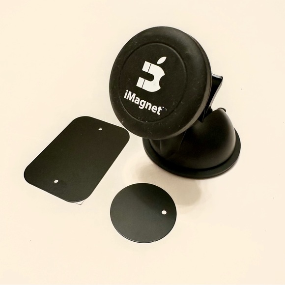 iMagnet Cradle-less Universal Phone Mount with Quick-snap Technology holder - Picture 2 of 4